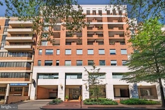 Building Photo - 1230 23rd St NW
