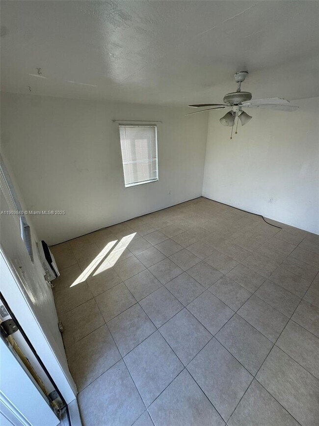 Foto del edificio - 16200 NE 19th Pl