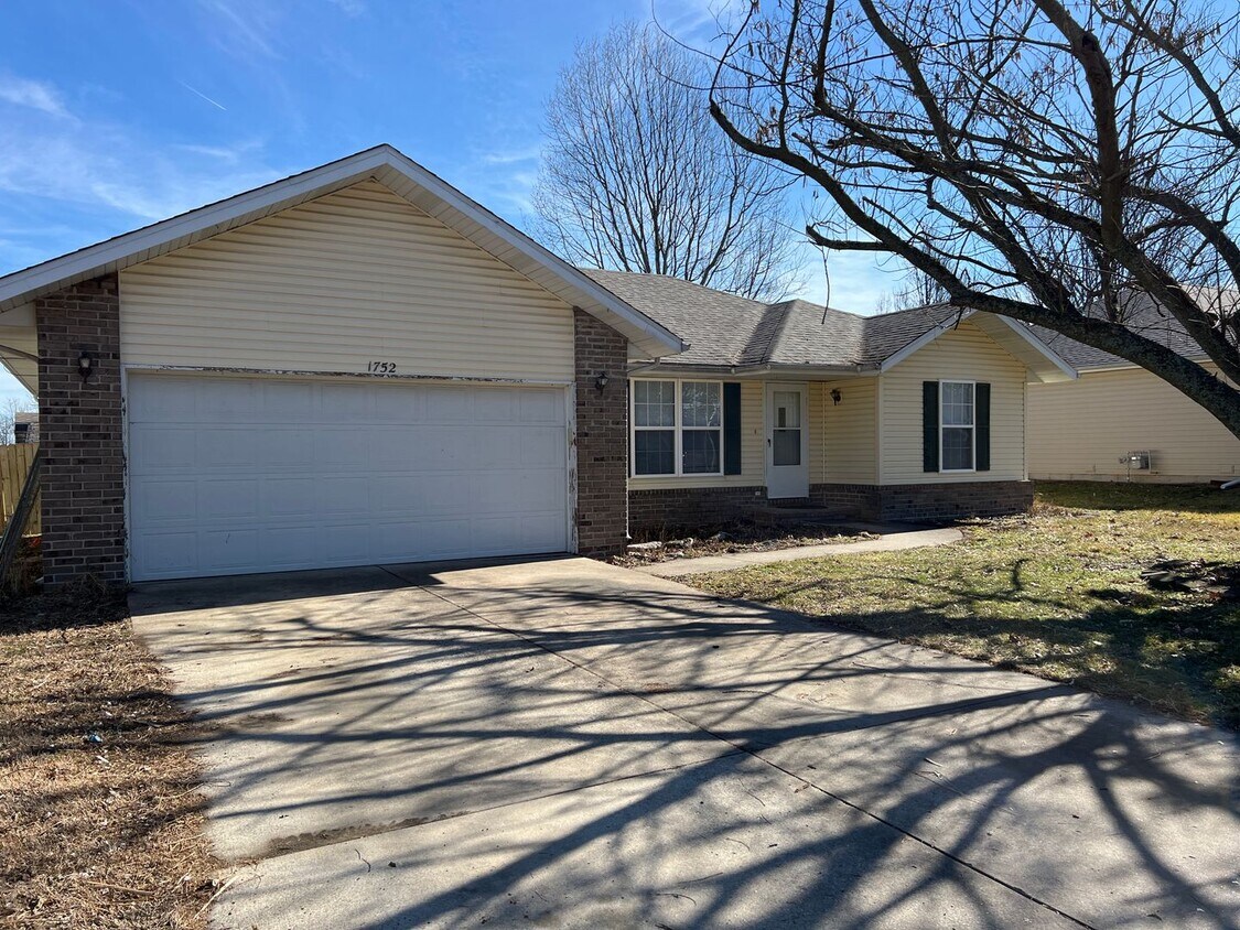 Primary Photo - Republic Schools! 3 Bedrooms! 2 Baths! $1395