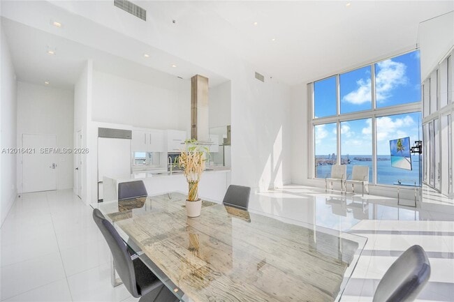 Foto del edificio - 495 Brickell Ave