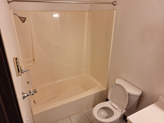 Foto del edificio - 341 Prairiewood Cir S