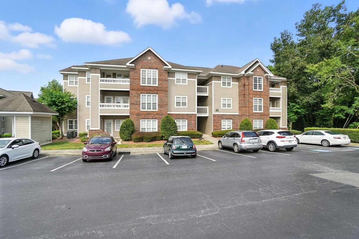 Primary Photo - Minutes from UNCC Campus