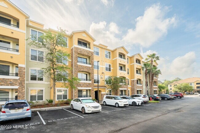 Foto del edificio - 8539 Gate Pkwy W