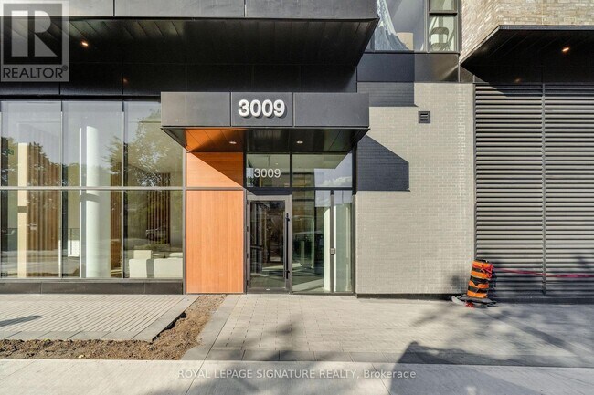 Building Photo - 3009-3009 Novar Rd