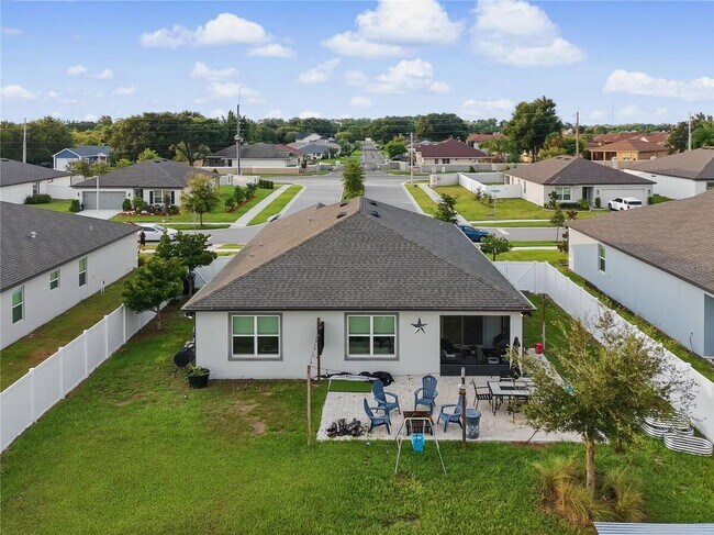 Foto del edificio - 1067 Michelangelo Ln
