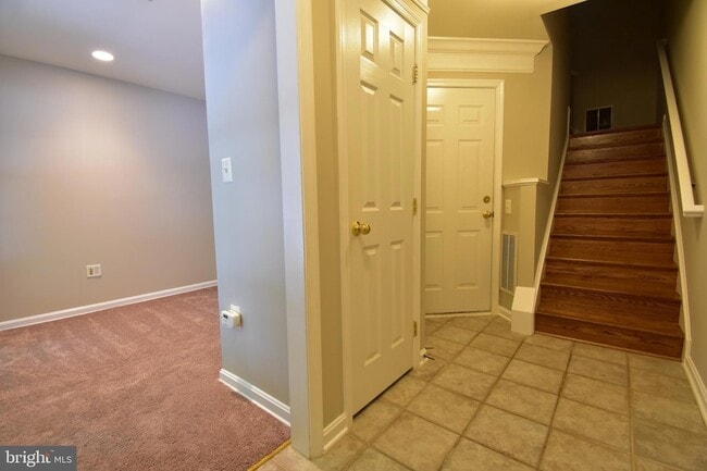 Building Photo - 5053 Kilburn St