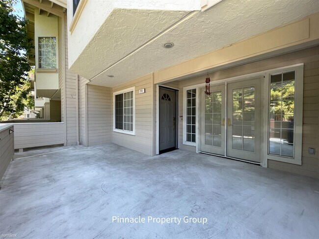 Building Photo - 3 br, 2.5 bath Townhome - 711 Hibiscus Place