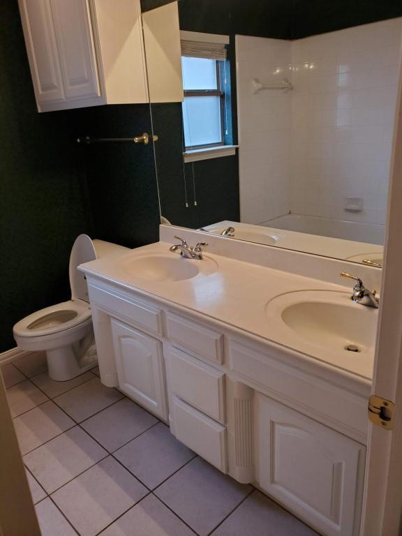 Building Photo - 409 Jessie Dr