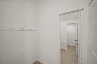 Building Photo - 2207 Diagonal Ln Building Photo - 2207 Diagonal Ln