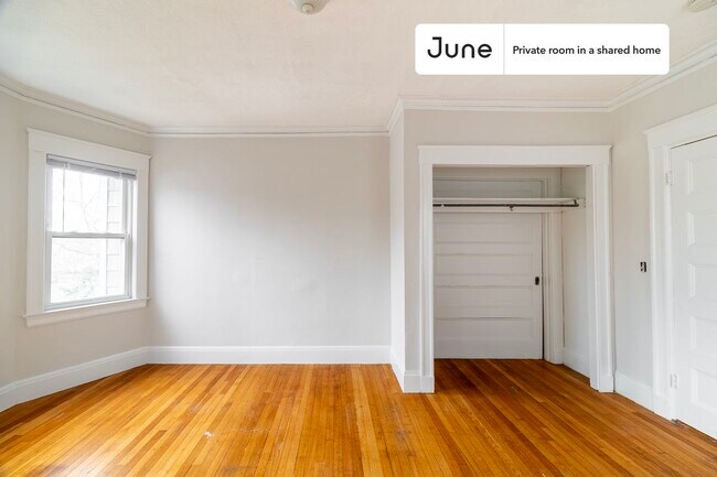 Building Photo - Room in Shared 4 bed/2 bath home