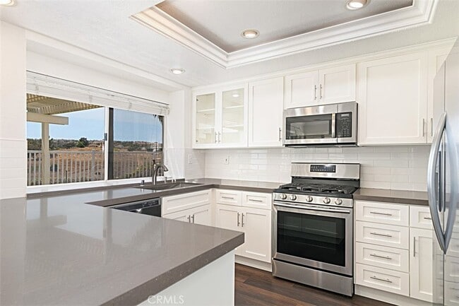 Building Photo - 24332 Kings View