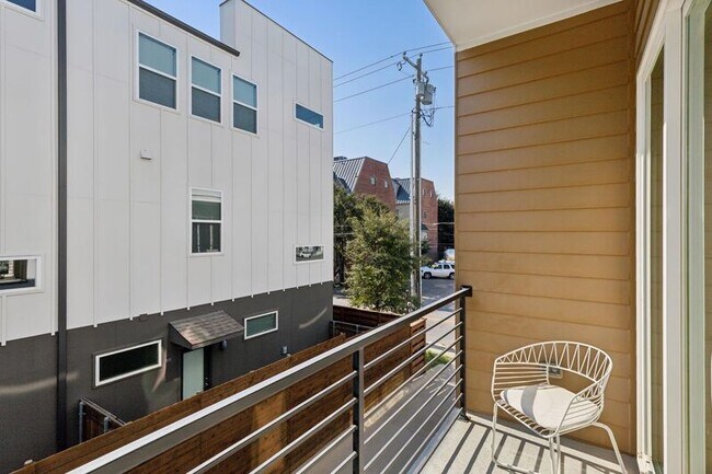 Building Photo - 1514 N Washington Ave