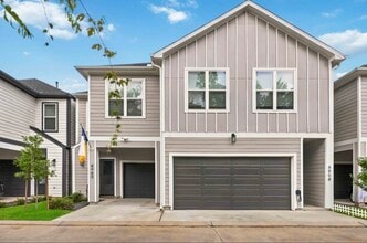 Building Photo - 8960 Zurcher Ln