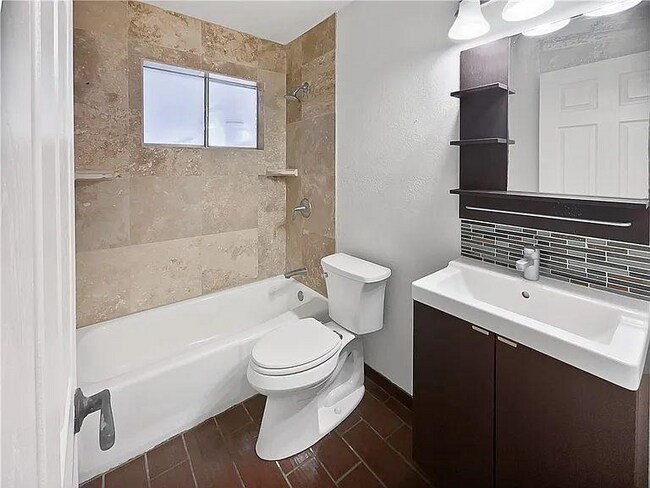 Foto del edificio - 11026 Timbergrove Ln