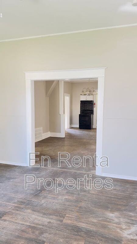 Building Photo - 1217 Clinton Ave