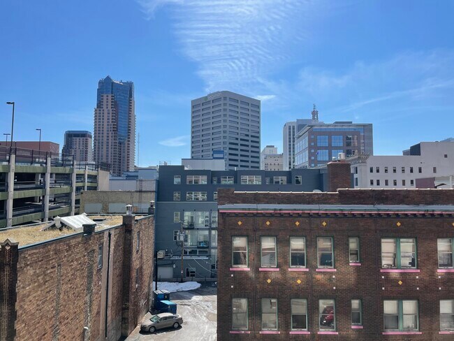 Vista desde la unidad - 500 Robert St N