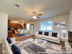 Foto del edificio - 2149 Hazelwood Dr