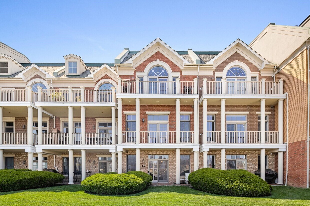 16 Regency Pl Unit 16, Weehawken, NJ 07086 Condo for Rent in