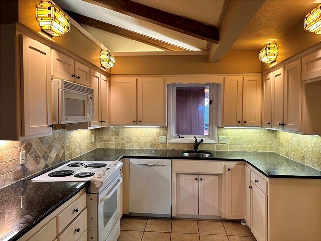 Building Photo - 2376 E Polk Dr