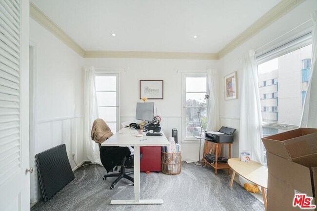 Foto del edificio - 5139 Marathon St