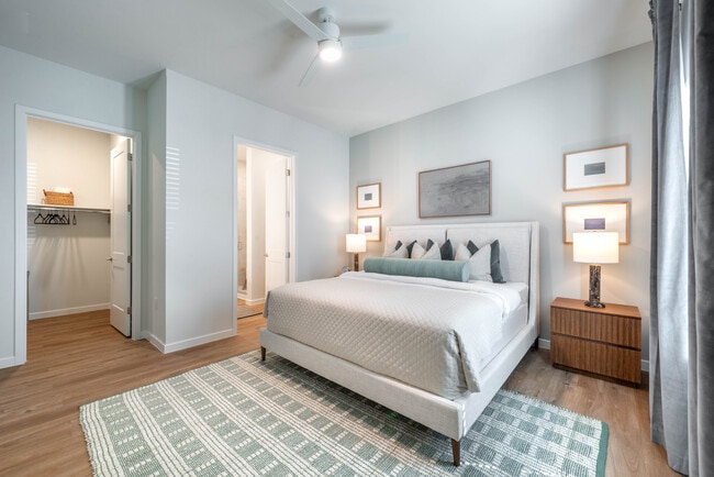 Primary Bedroom - Lantower Bayside