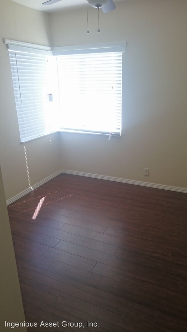 Building Photo - 3721 Huntington Dr