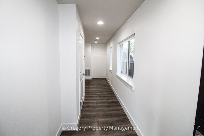 Foto del edificio - 19525 3rd Dr SE