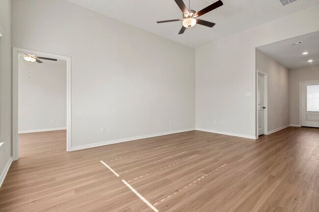 Building Photo - 460 Beechwood Hacienda Dr