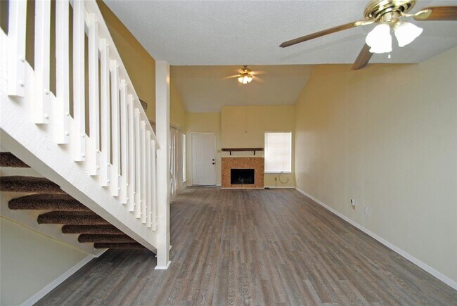 Foto del edificio - 6349 Cattails Ln