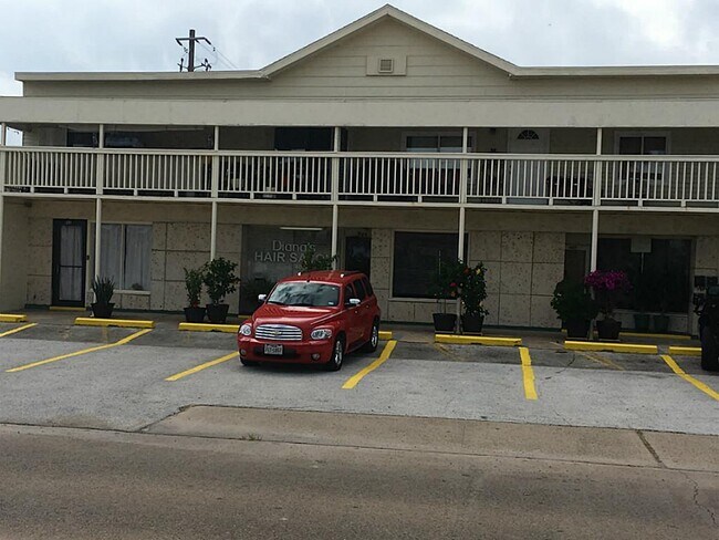 Foto del edificio - 909 University Blvd