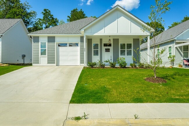 Building Photo - Brand new 3 bedroom 2 bath