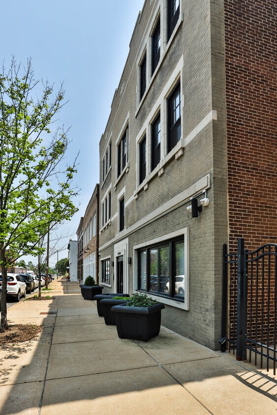 4440 Olive St Unit CY1, Saint Louis, MO 63108 Condo for Rent in Saint Louis, MO