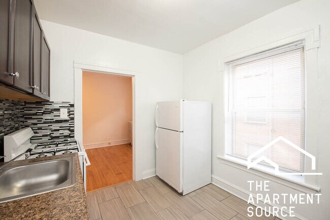 Foto del edificio - 6347 N Magnolia Ave