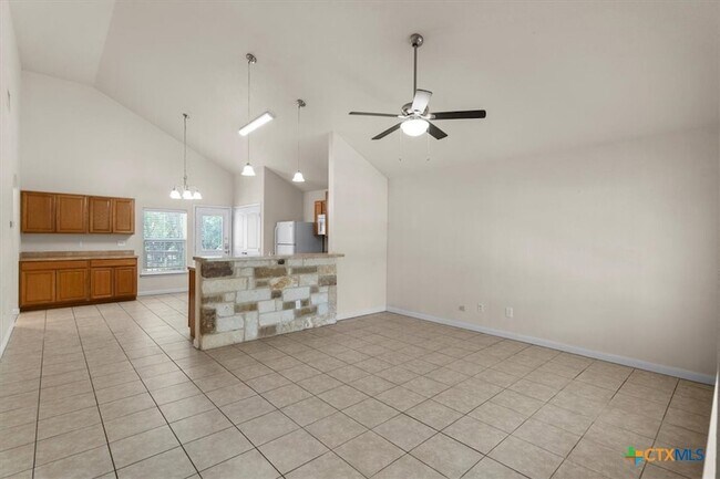 Foto del edificio - 119 Weatherby Dr