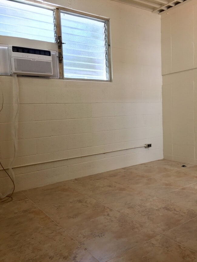 Photo - Punchbowl: Renovated Small Studio with Was... Apartment