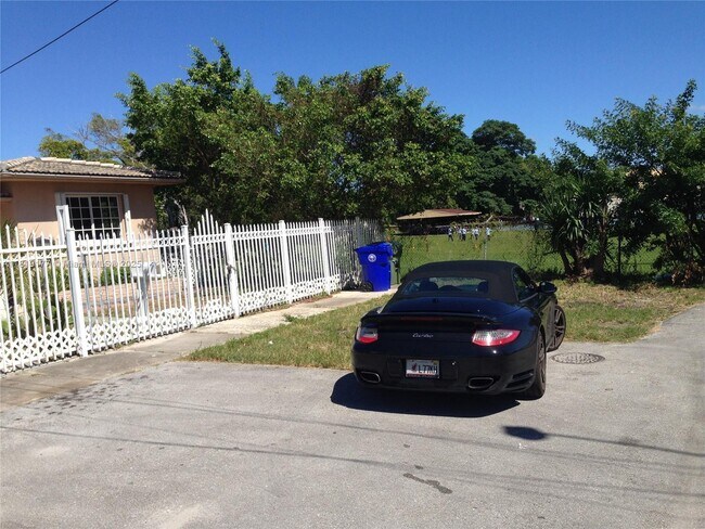 Foto del edificio - 2965 NW 3rd St