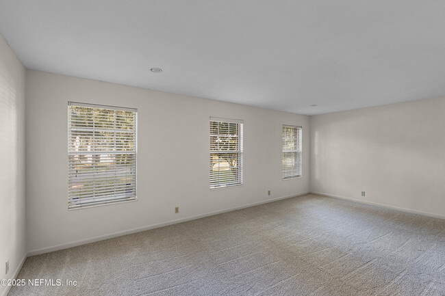 Foto del edificio - 1922 Holly Oaks Ravine Dr