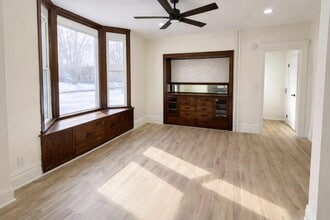 Building Photo - 1106 Becker Ave SW