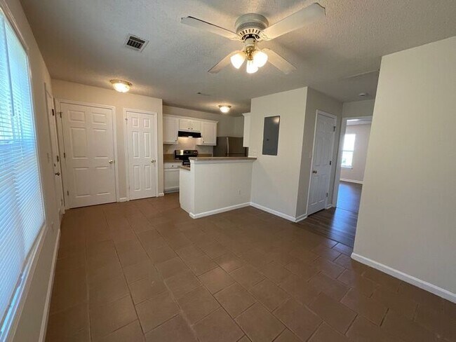 Foto del edificio - 1608 Hallmark Hills Dr