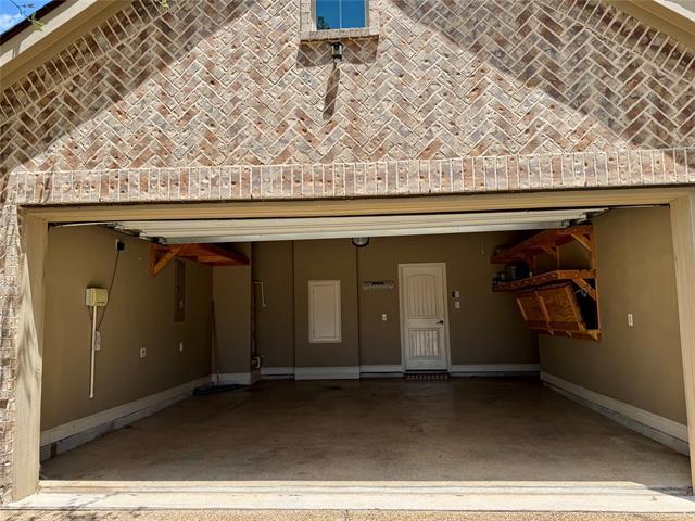 Building Photo - 1604 Medina Ln