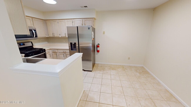 Building Photo - 1135 Roseberry Ct