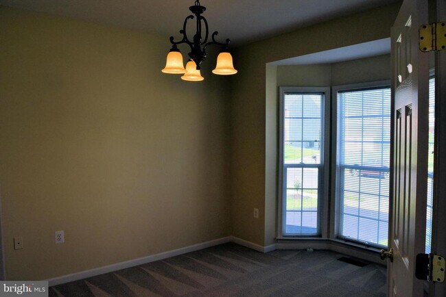 Building Photo - 207 MacKenzie Ln