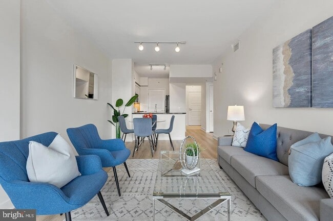 Foto del edificio - 631 D Street NW