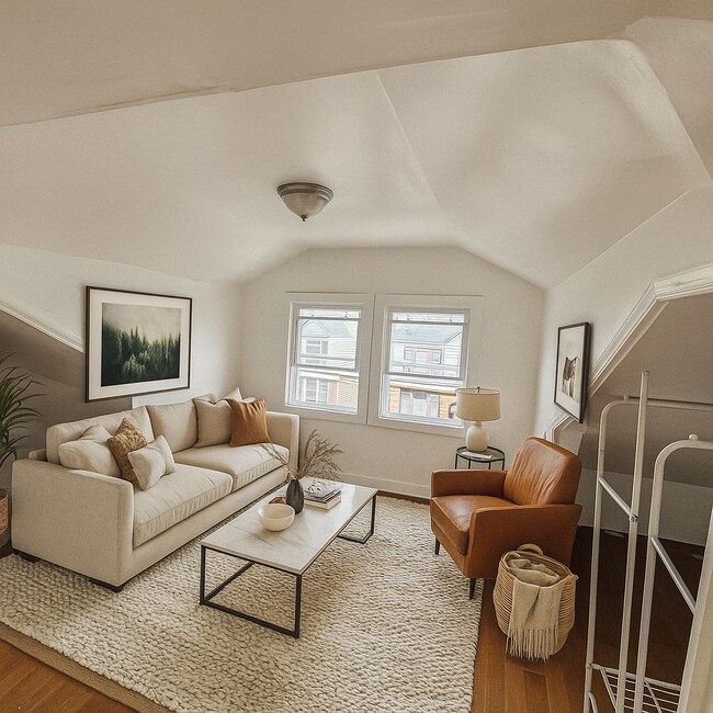 Habitación principal. Como sala de estar opcional. - 327 Ellery Ave