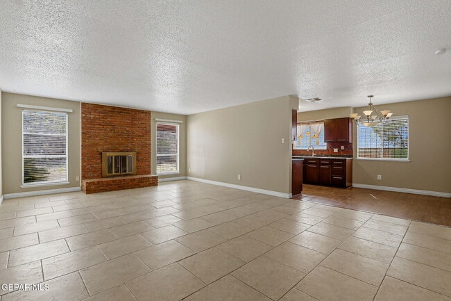 Building Photo - 6613 Escondido Dr