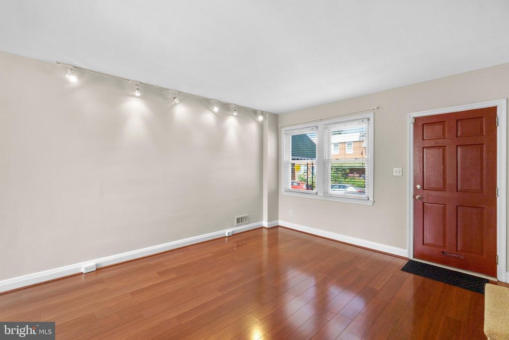 Foto principal - 4306 Newport Ave