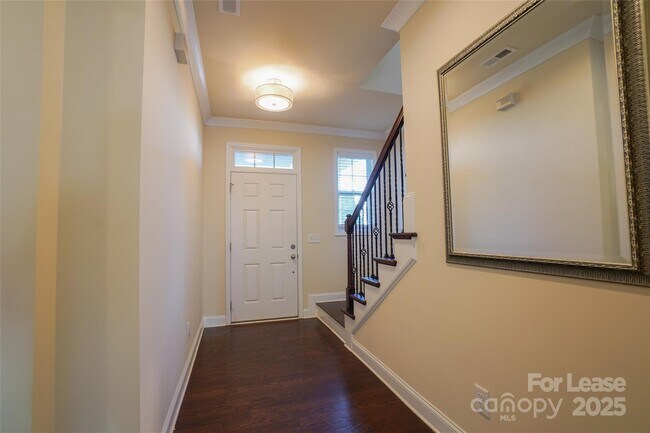 Foto del edificio - 6426 Hove Rd