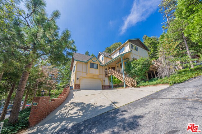 Building Photo - 676 Zurich Dr