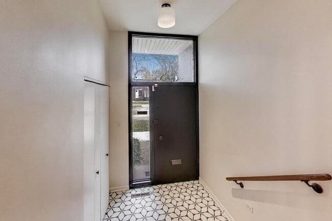 Foto del edificio - 2803 S Michigan Ave