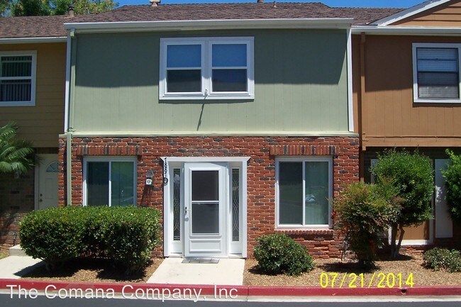 Building Photo - 7887 Rancho Fanita Dr